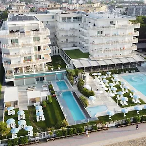 hotel-le-soleil-lido-di-jesolo.hotelinveneto.com/
